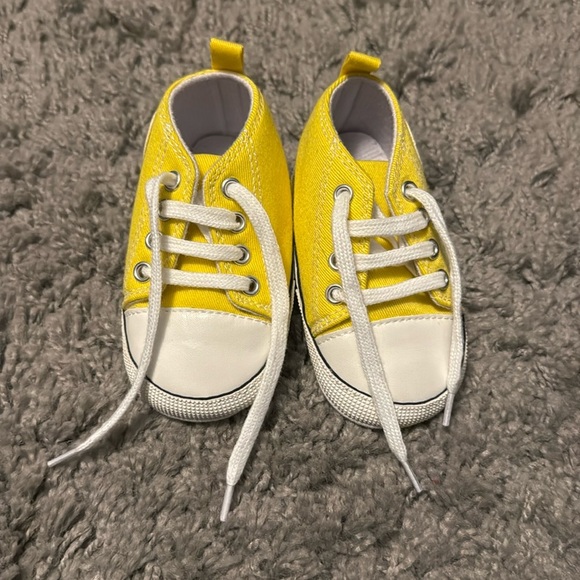 NWOT Baby Girl or Boy High Top Yellow Sneakers - Picture 2 of 5